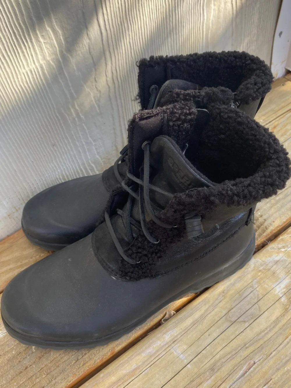 Sperry Top Sider Thinsulate faux fur black leather lace up bootie size 10